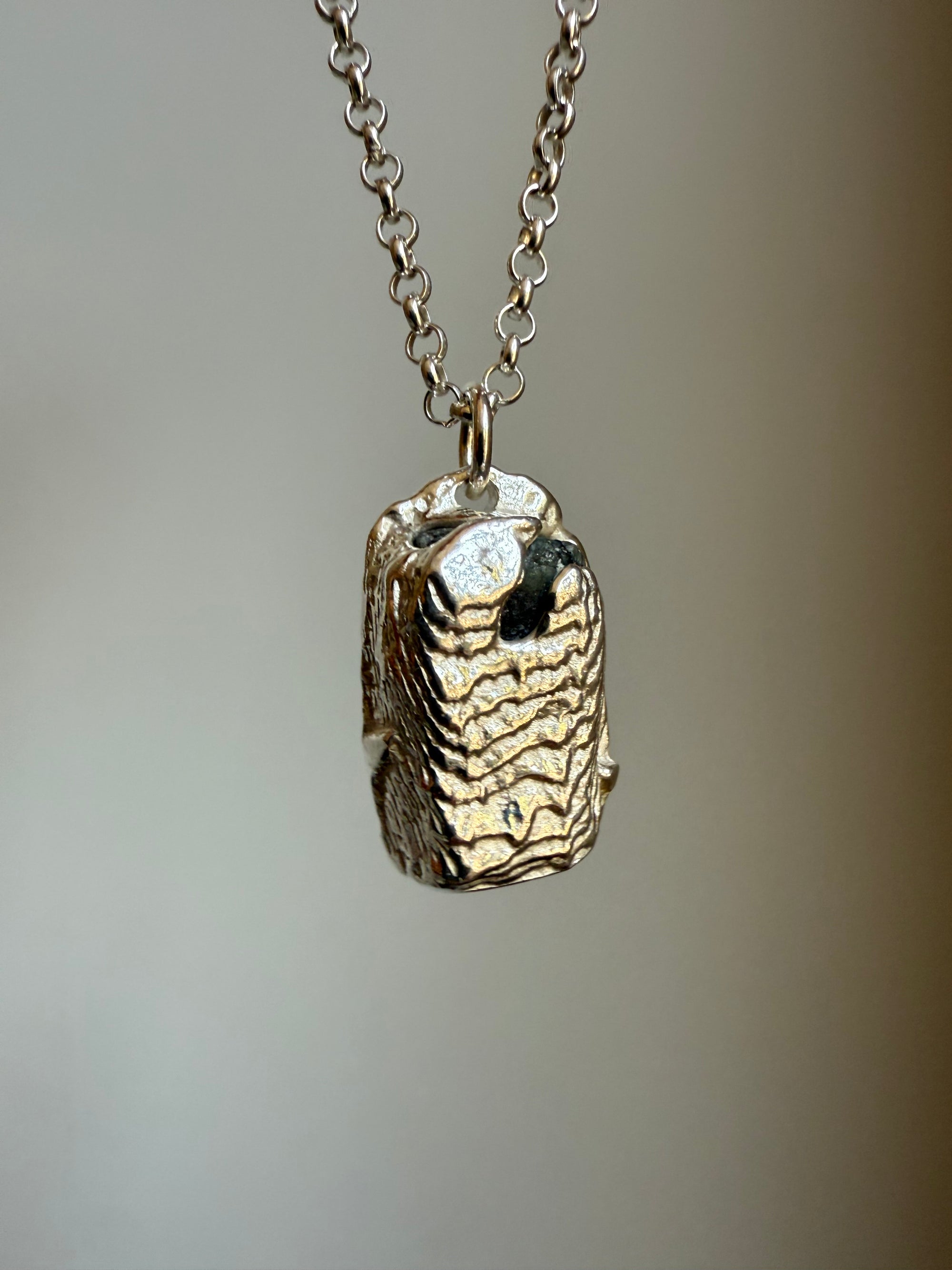 GREEN ROUGH EMERALD PENDANT