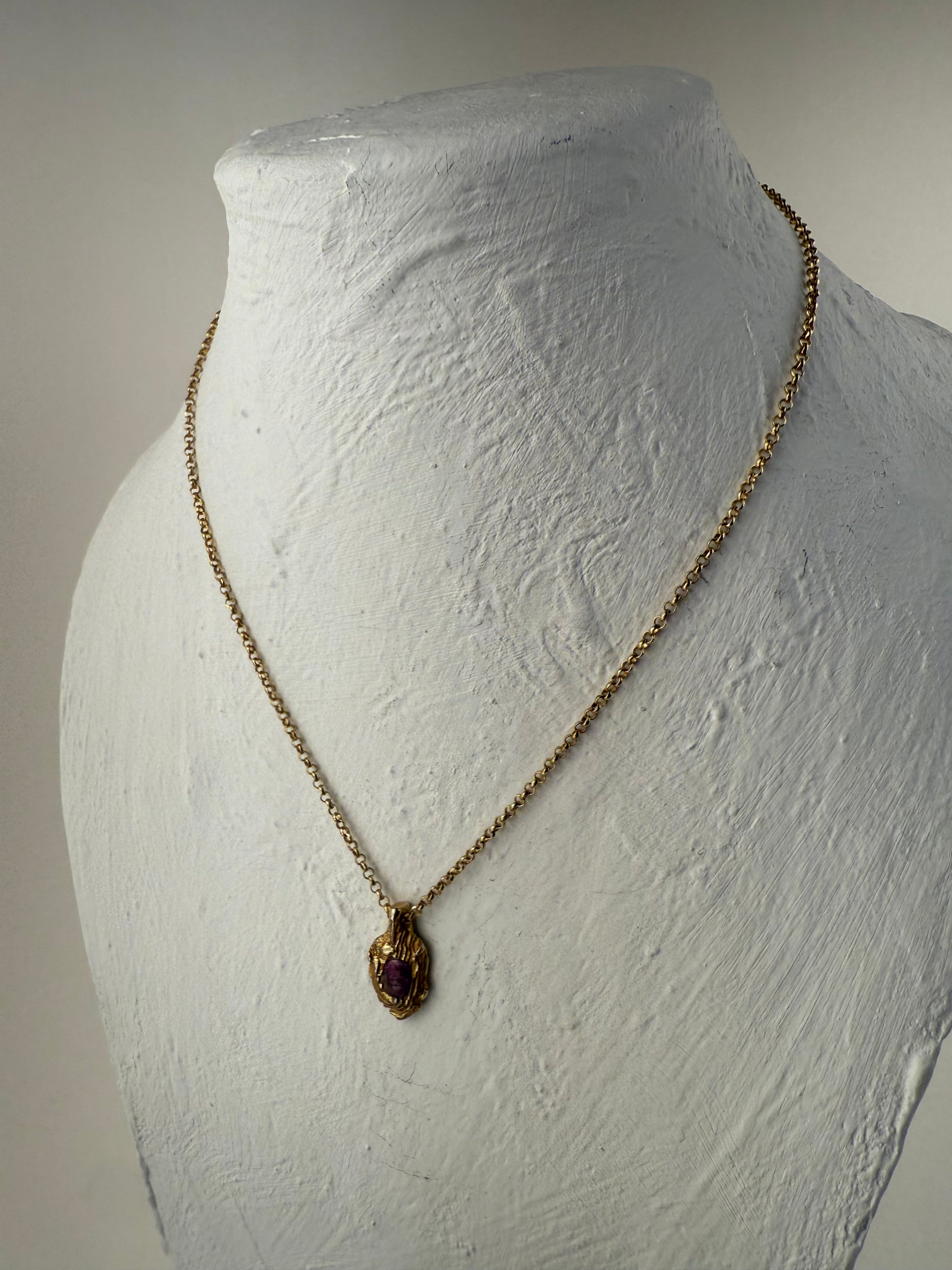 PINK SAPPHIRE DROP PENDANT
