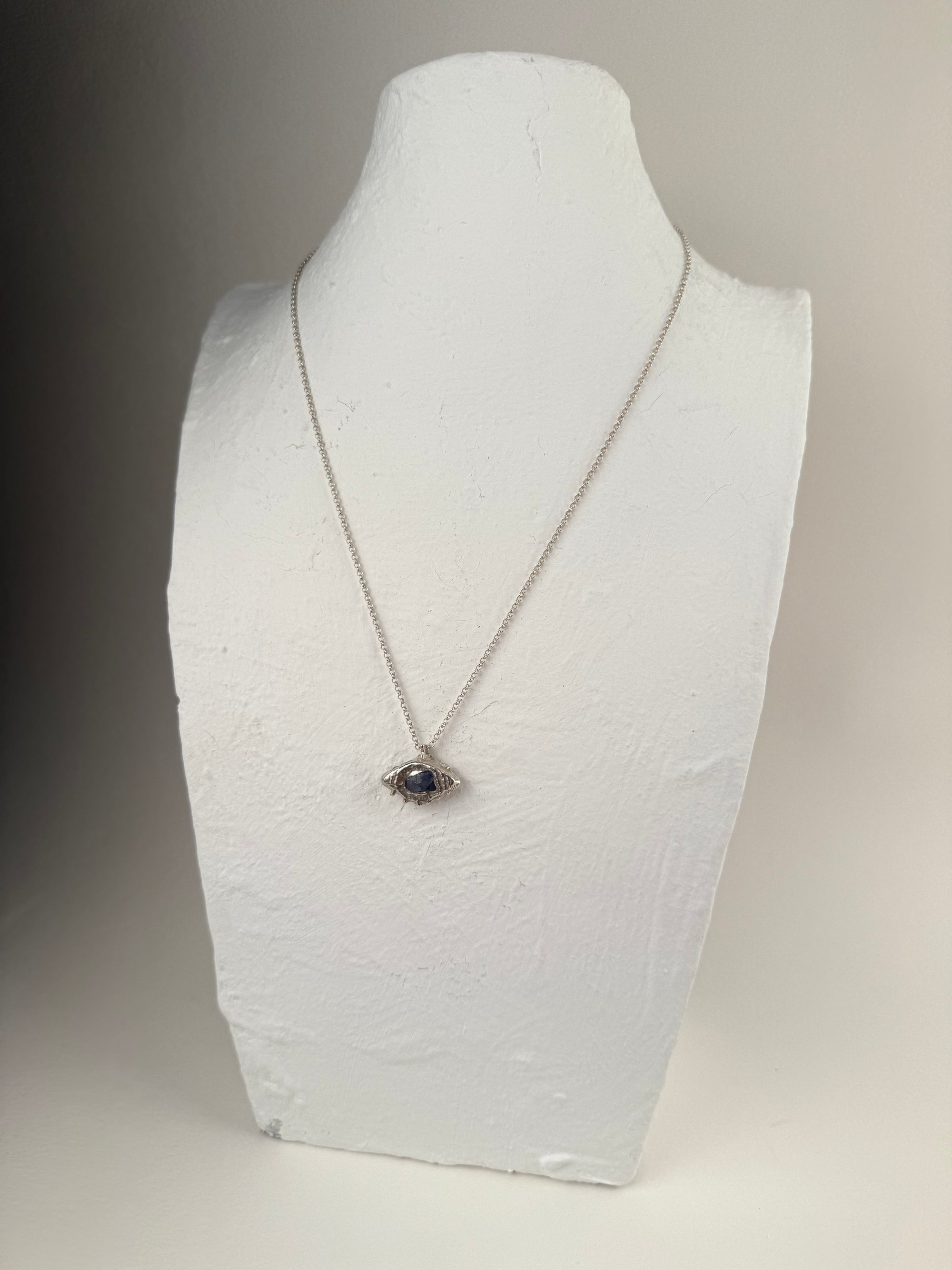 PALE BLUE SAPPHIRE PENDANT