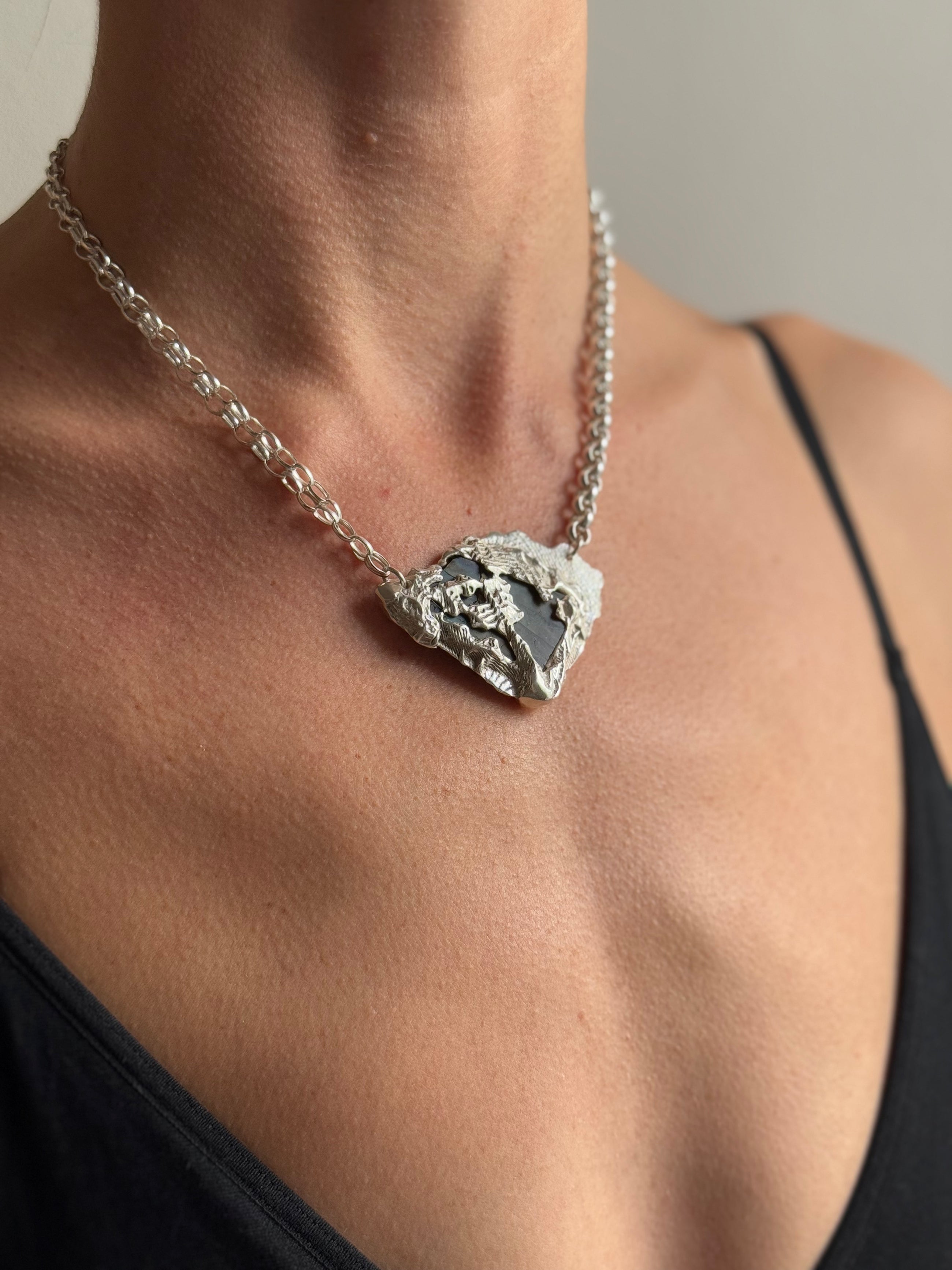 LABRADORITE GEMSTONE CHAIN 4