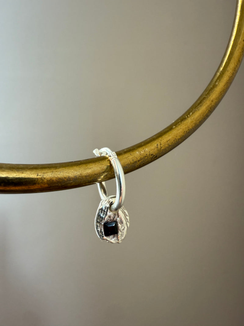 BLACK SPINEL GEMSTONE HOOP 1