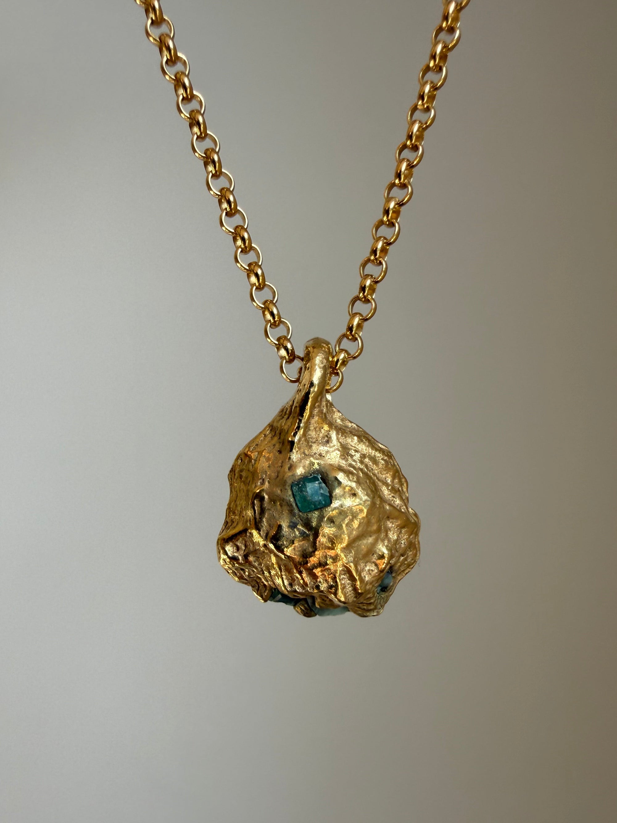 EMERLAD GEMSTONE PENDANT 6