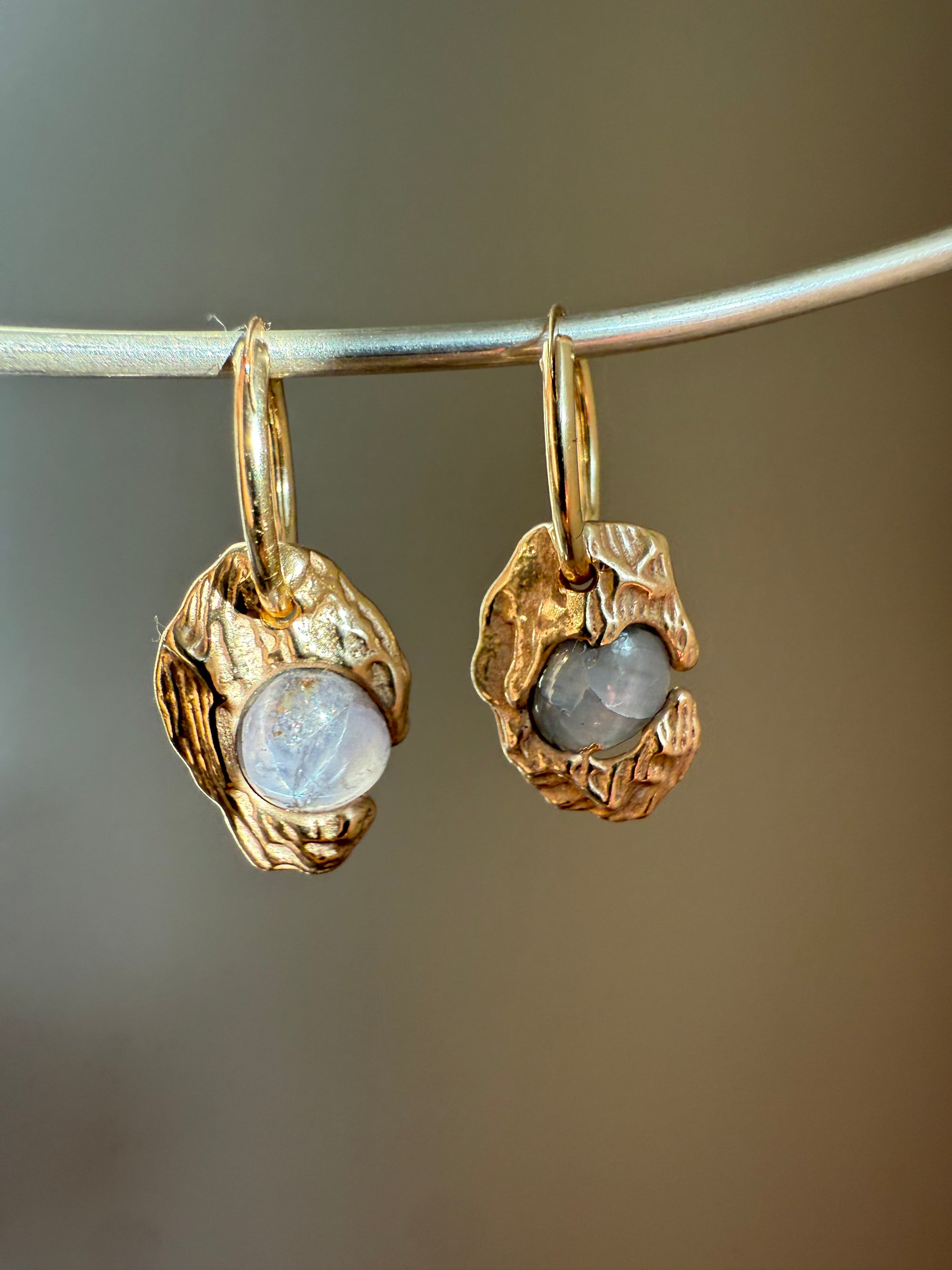 SOLID GOLD SAPPHIRE GEMSTONE HOOPS 1