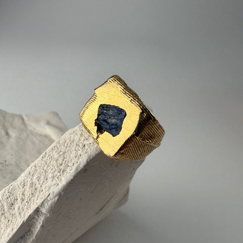 HESTER XVI SIGNET RING
