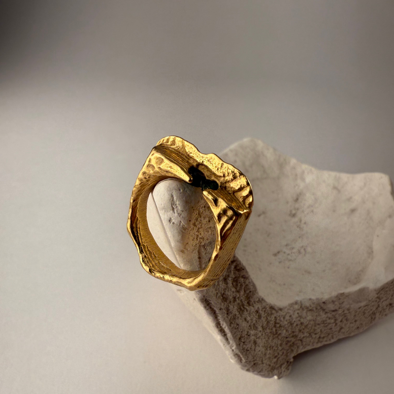 BAXTER LIV SIGNET RING