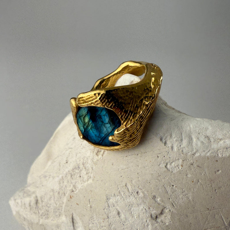 ASA V SIGNET RING