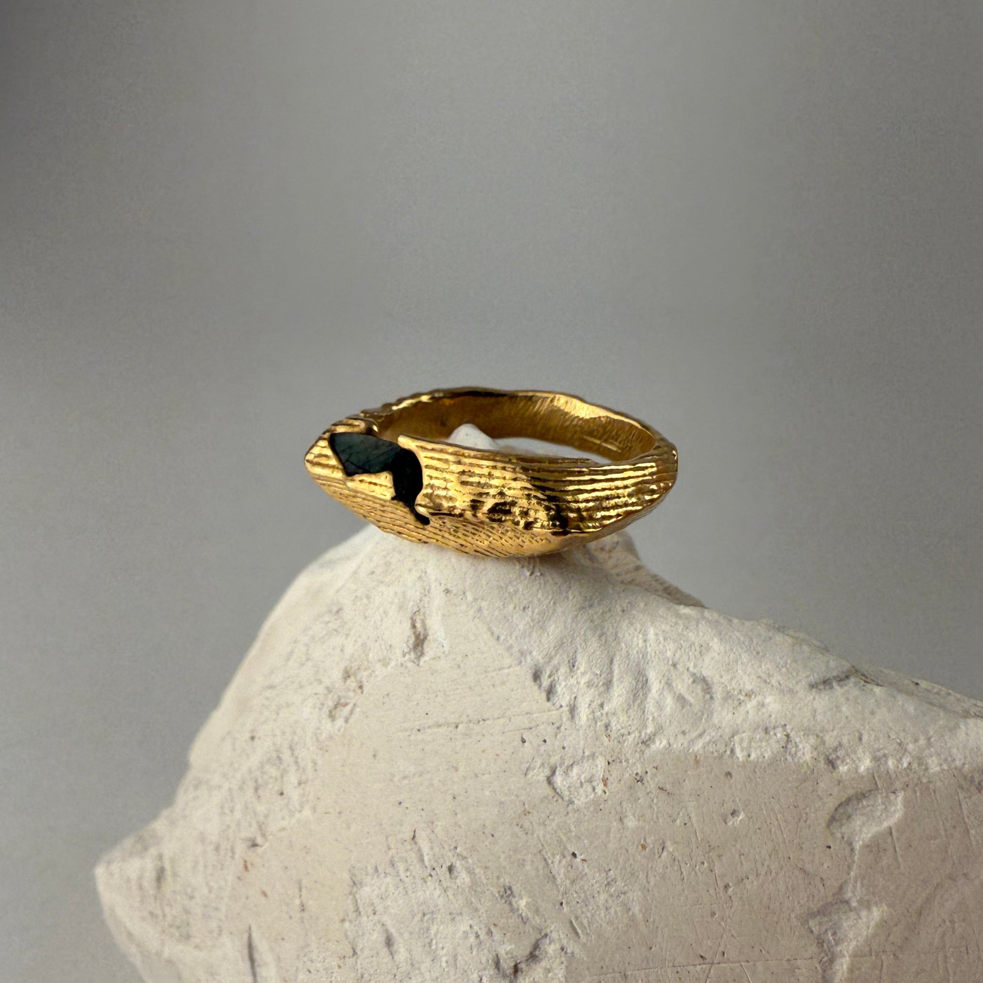 BAXTER L SIGNET RING