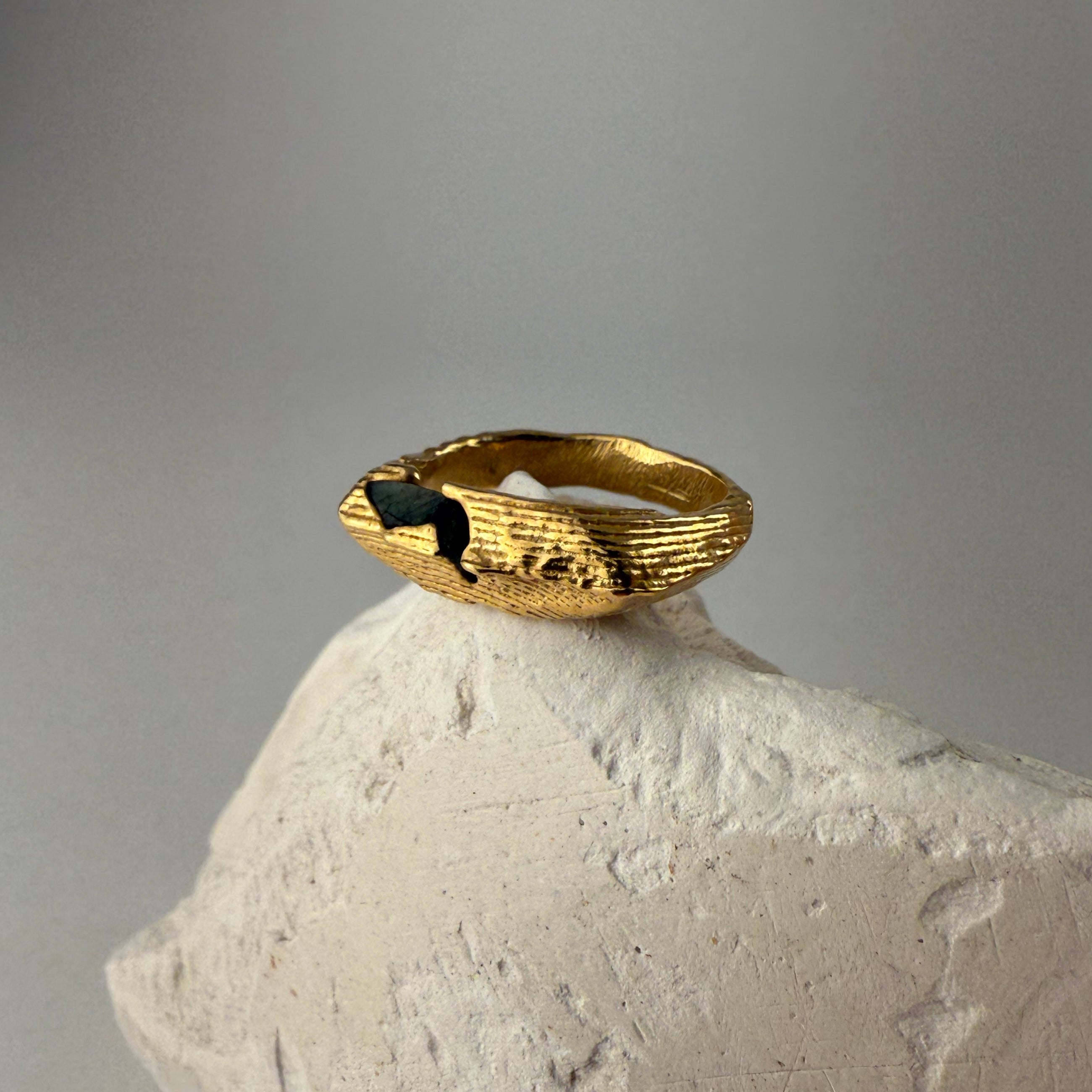 BAXTER L SIGNET RING