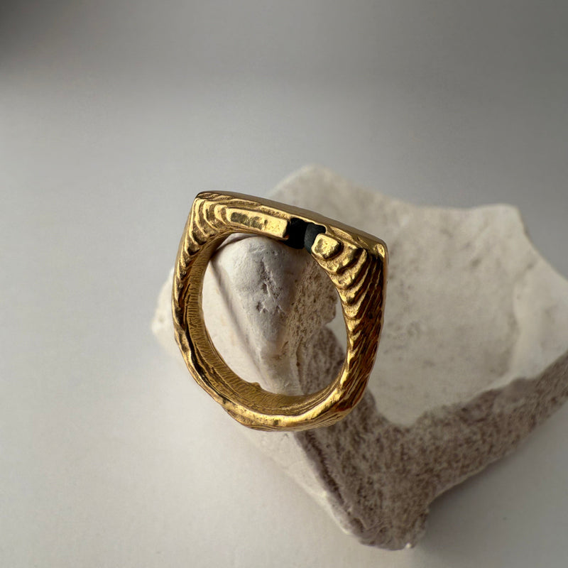 BAXTER LI SIGNET RING