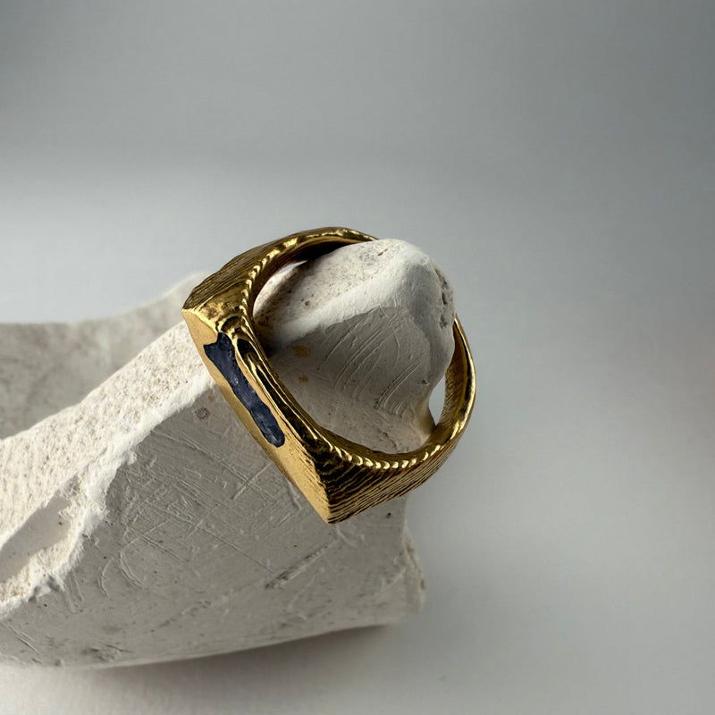 RAPHAEL XXXI SIGNET RING