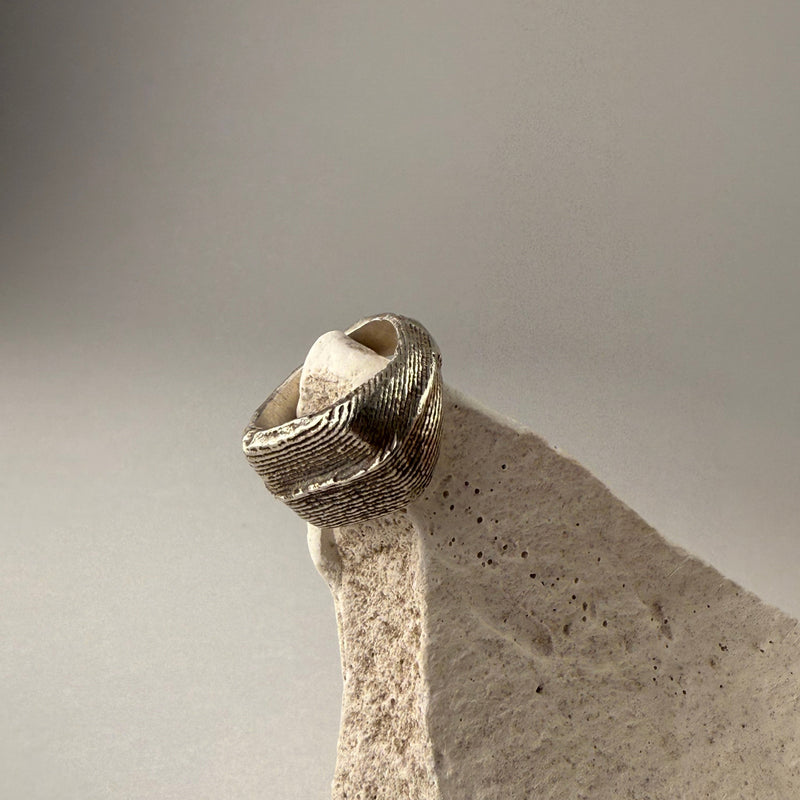 LEONARD III SIGNET RING