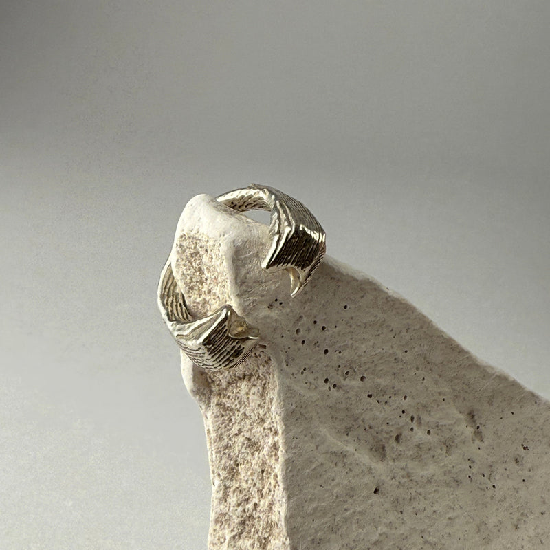 VESPERINA SIGNET RING