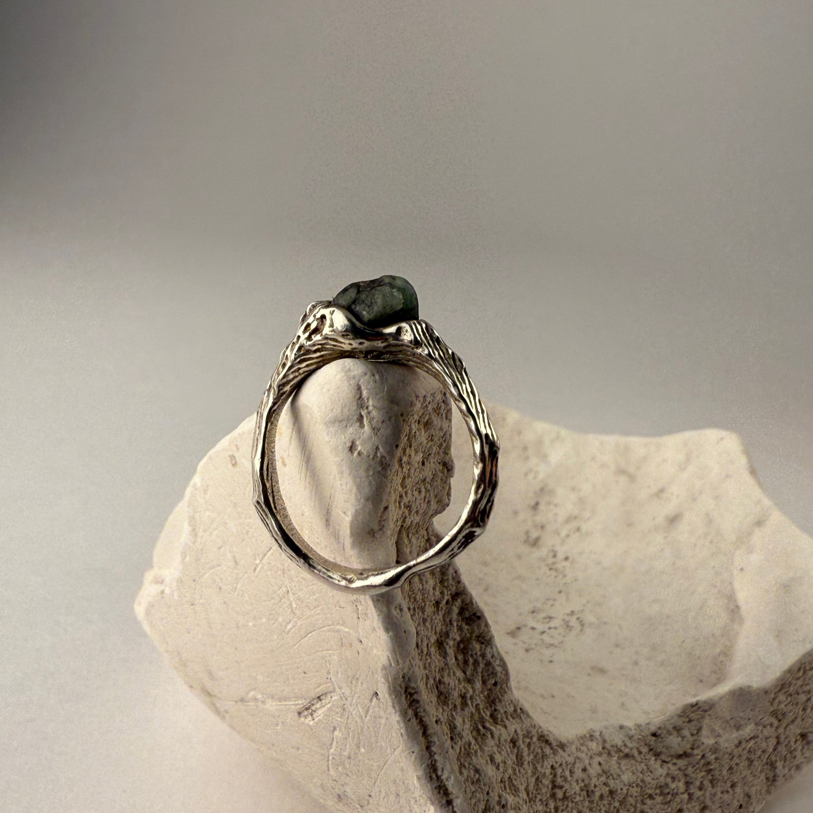 LILY III  STATEMENT RING