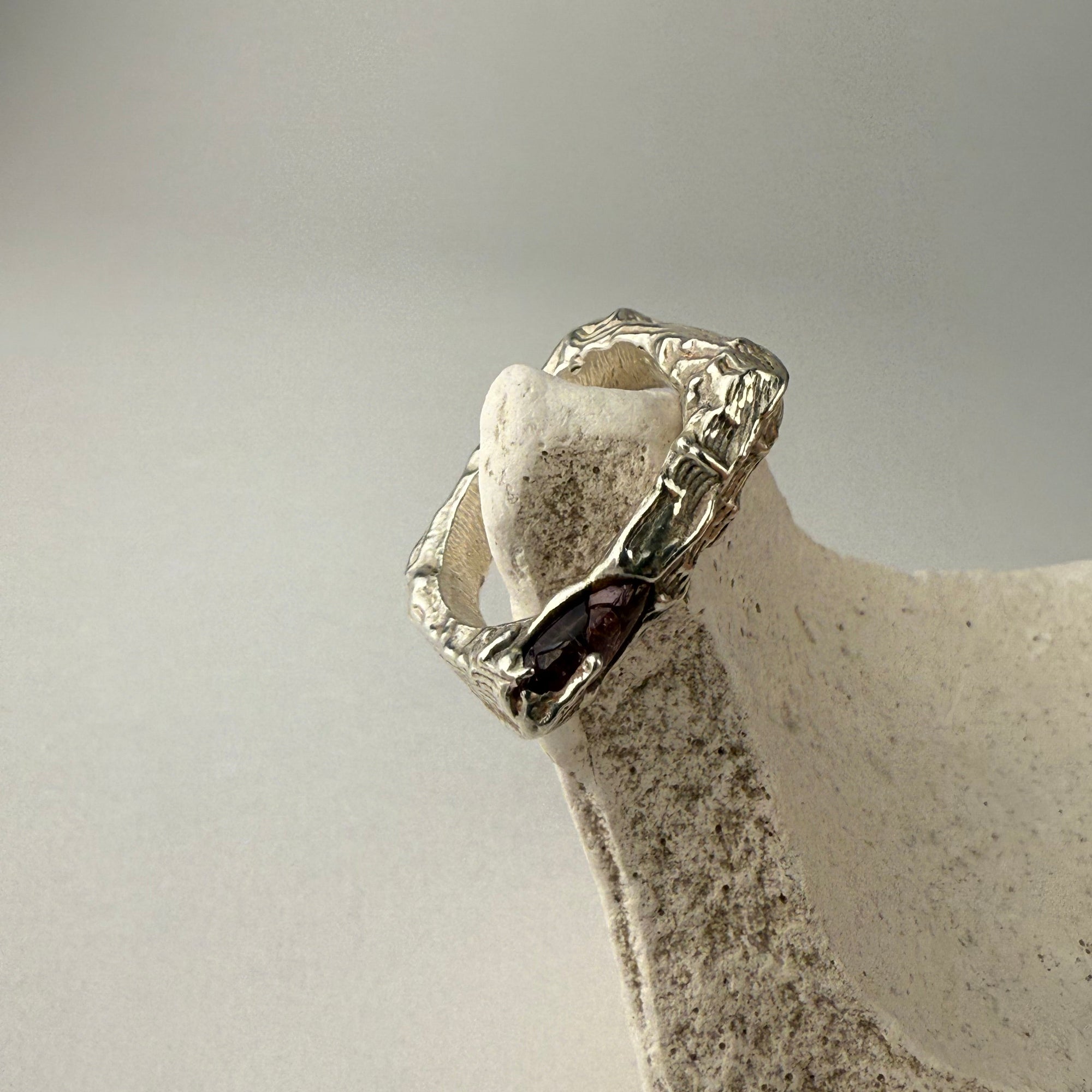 ESTELLE VIII SQUARE RING