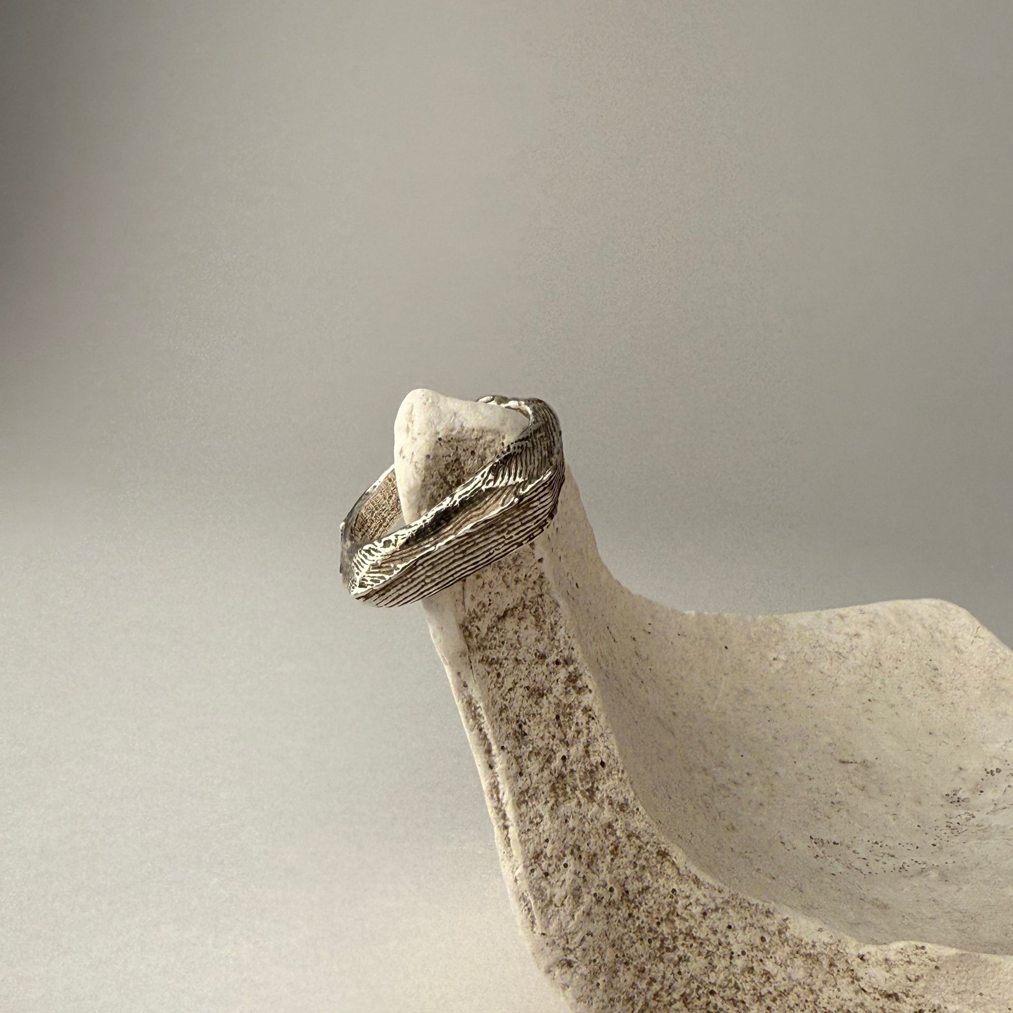 FRANK III SIGNET RING