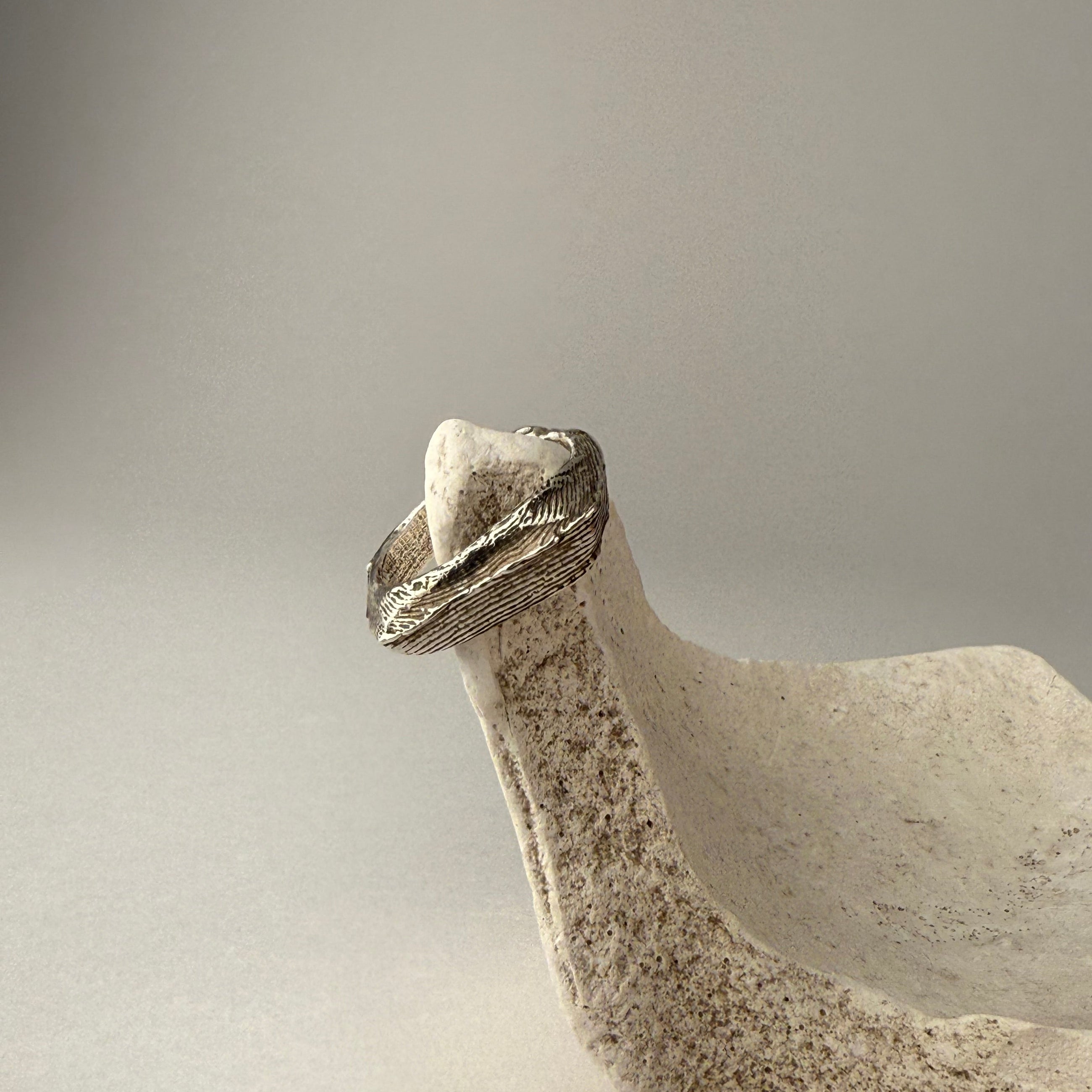 FRANK III SIGNET RING