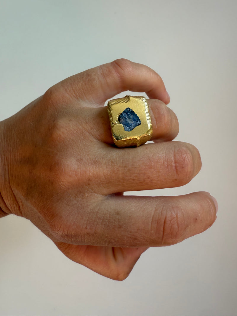 HESTER XVI SIGNET RING