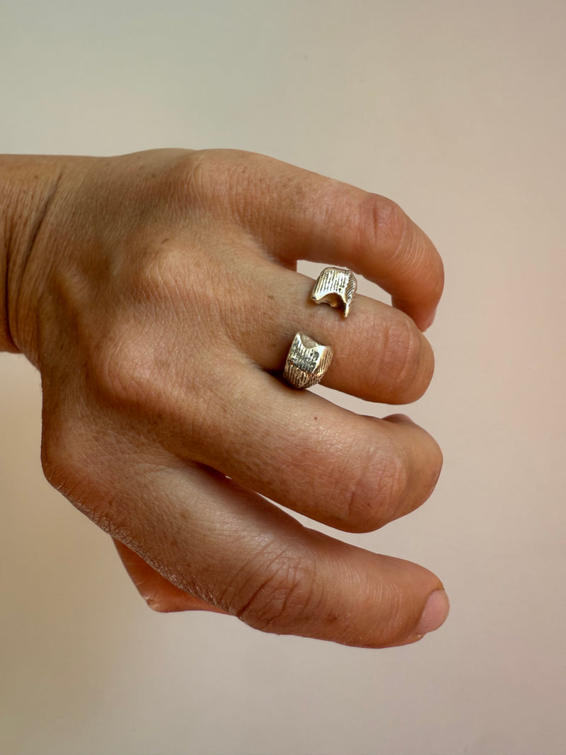 VESPERINA SIGNET RING