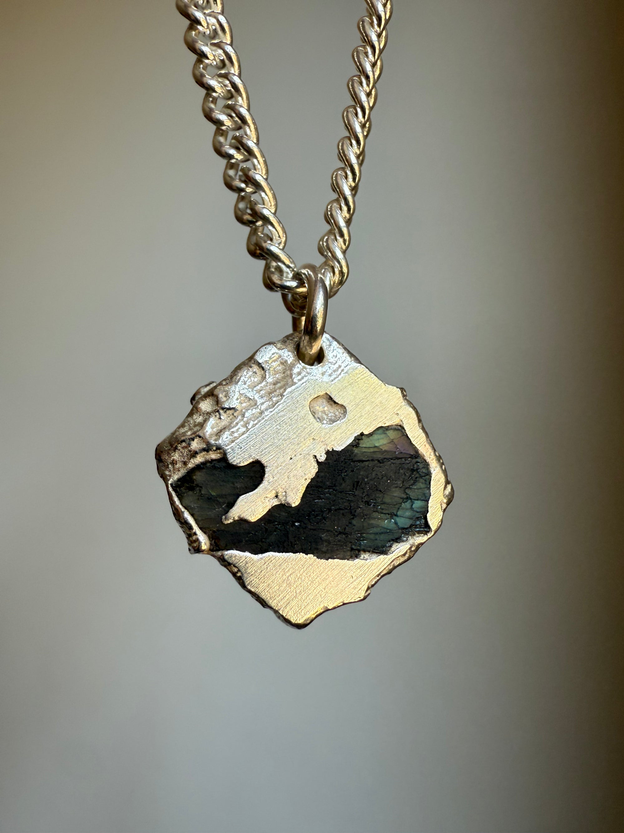 LABRADORITE CHUNKY GEMSTONE PENDANT 1