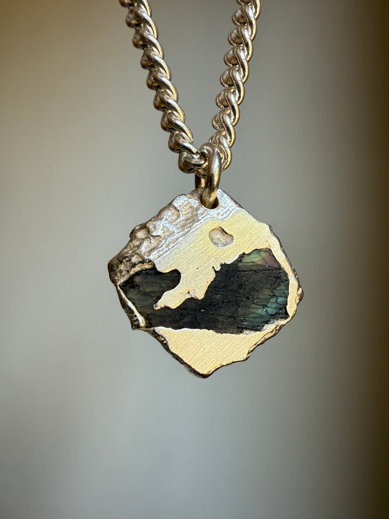 LABRADORITE CHUNKY PENDANT