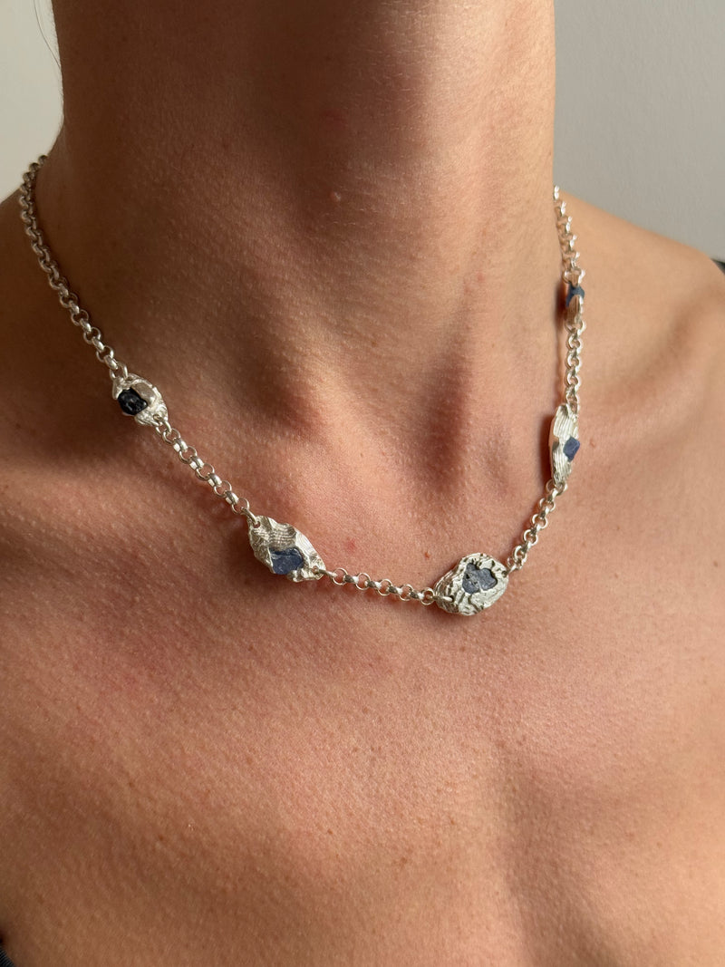 5 x BLUE SAPPHIRE GEMSTONE CHAIN 22