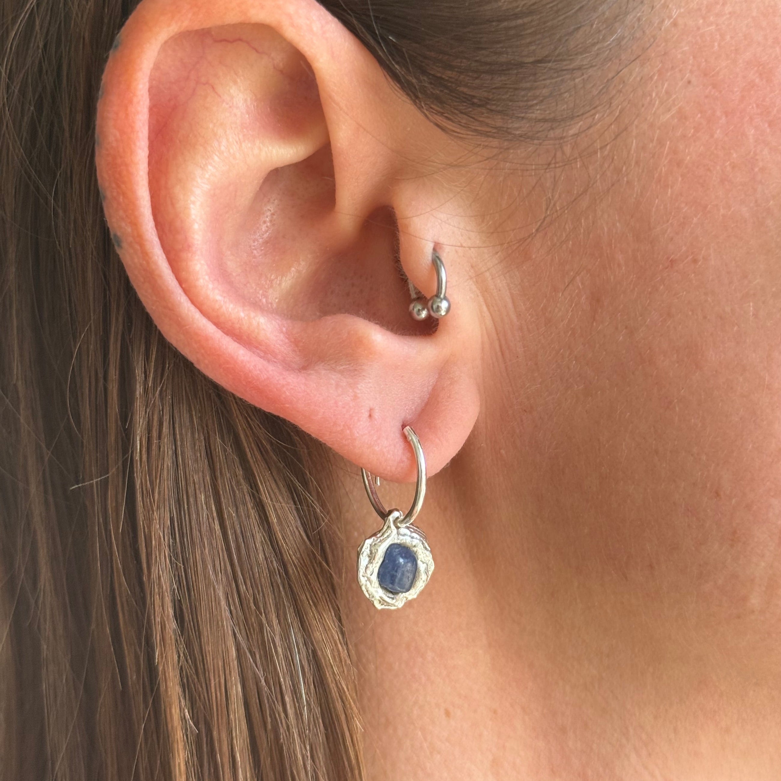 SAPPHIRE GEMSTONE HOOP 12