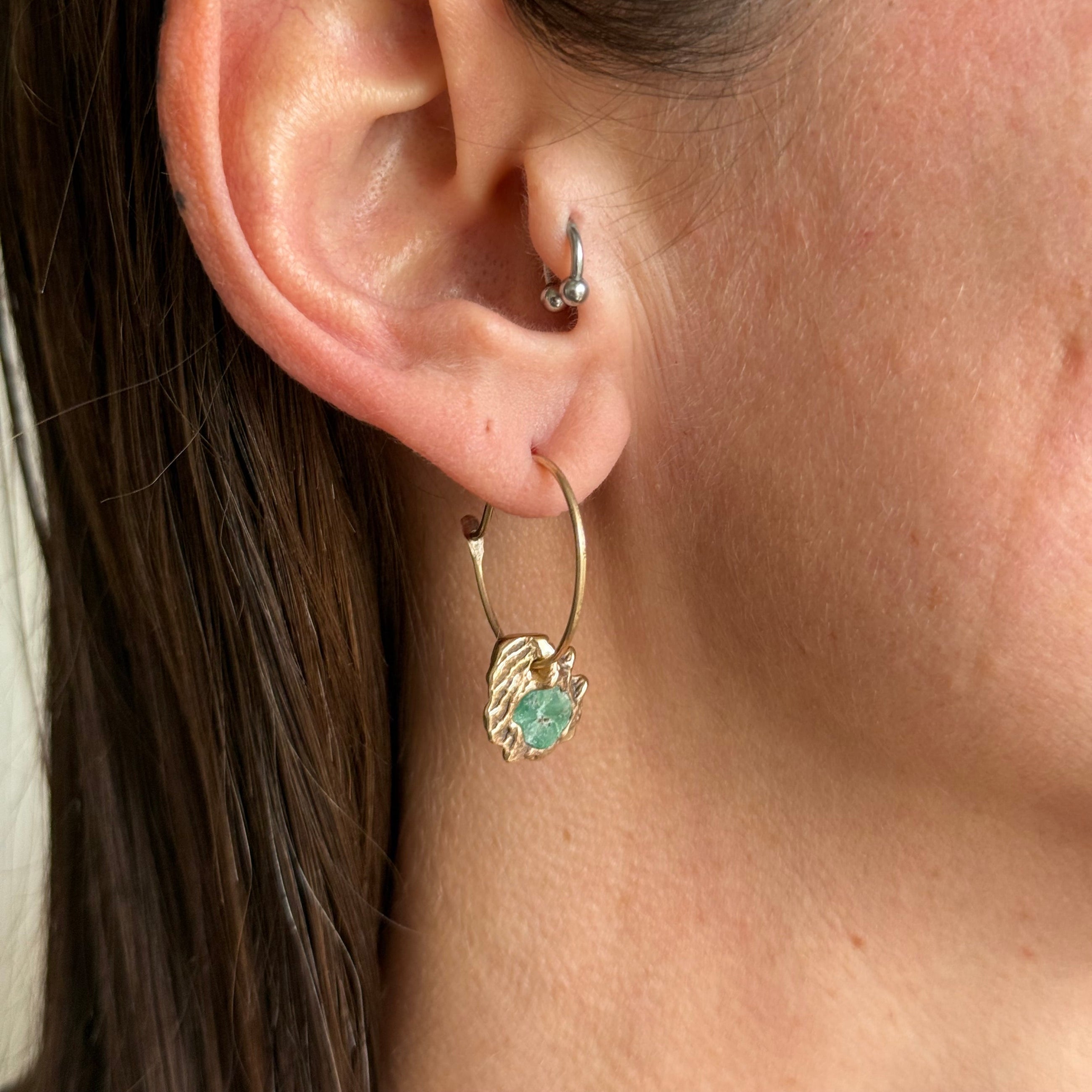 SOLID GOLD EMERALD GEMSTONE HOOPS 1