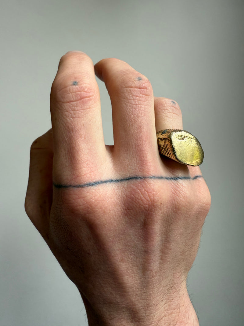 CUTHBERT VI SIGNET RING