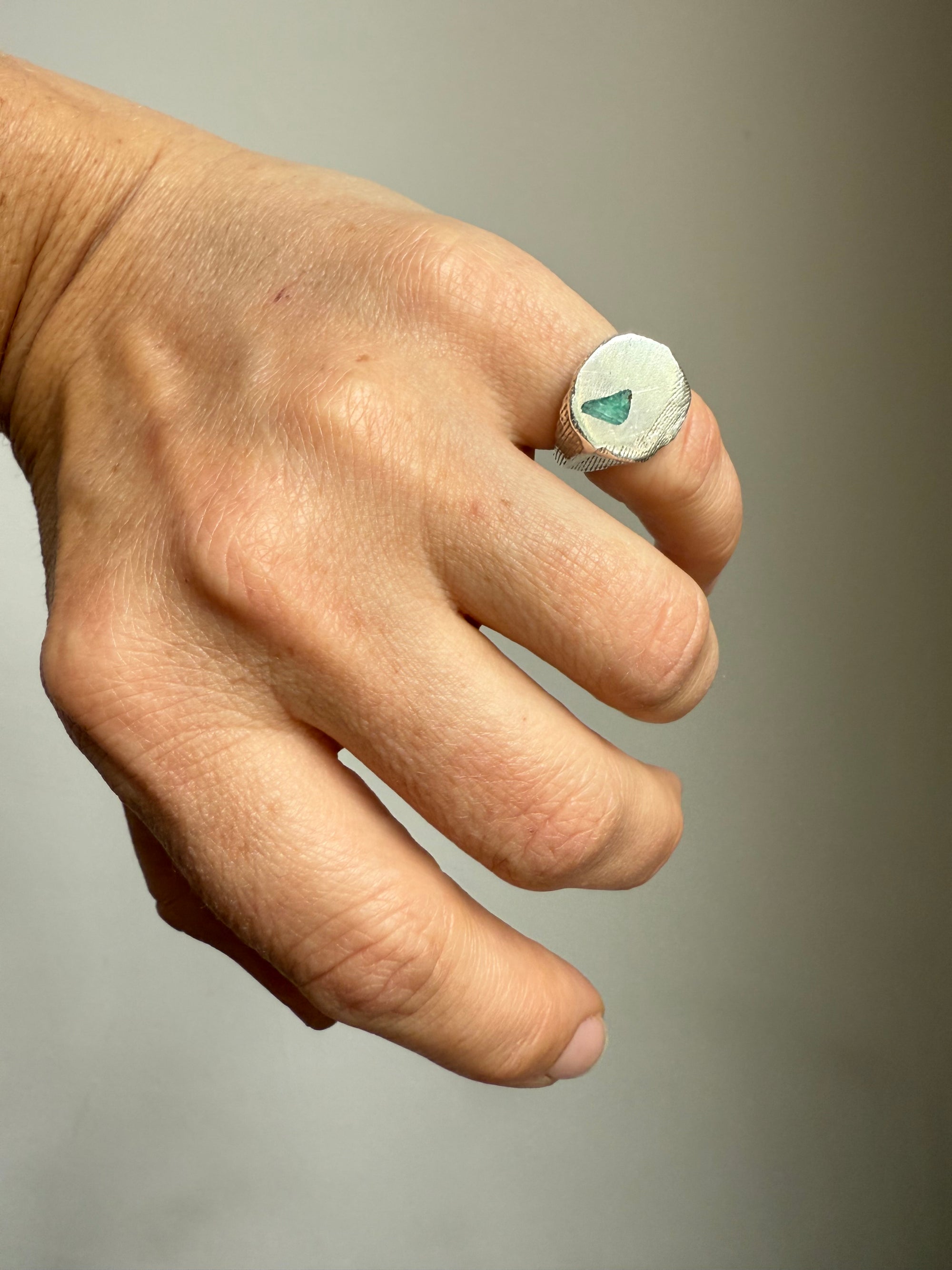 ADELIA VIII SIGNET RING