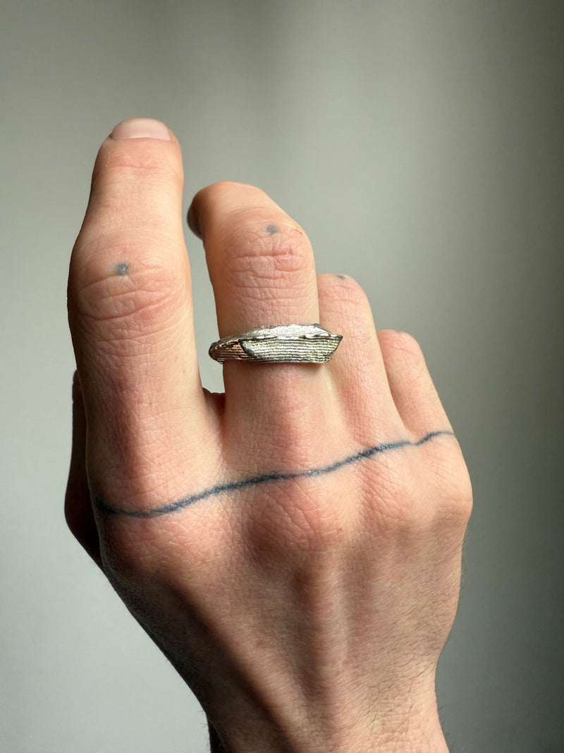 FRANK III SIGNET RING