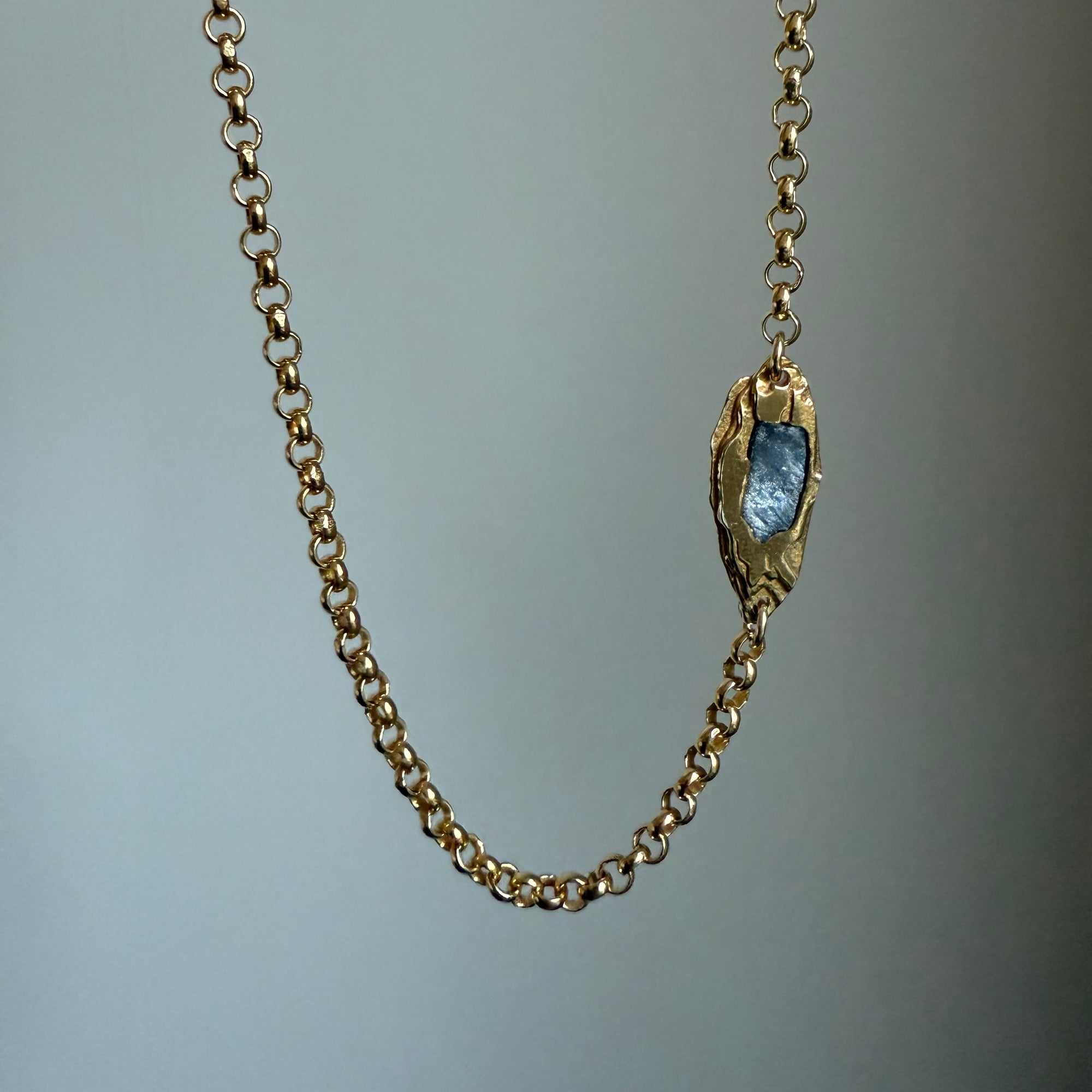 SAPPHIRE GEMSTONE CHAIN 18